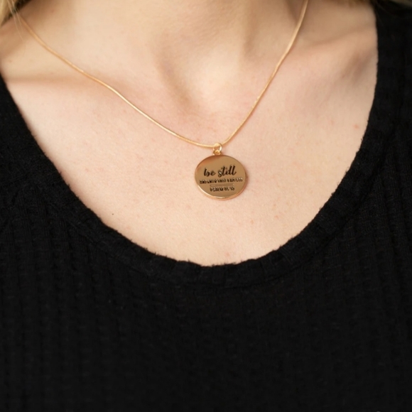 Gold necklace/earrings paparazzi